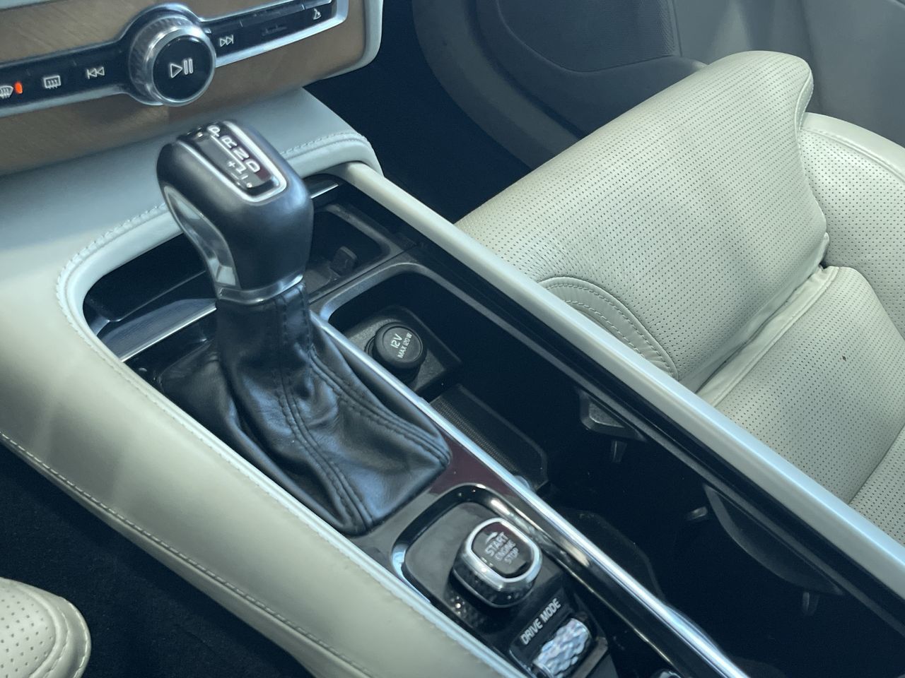 2019 Volvo XC90 in Calgary, Alberta