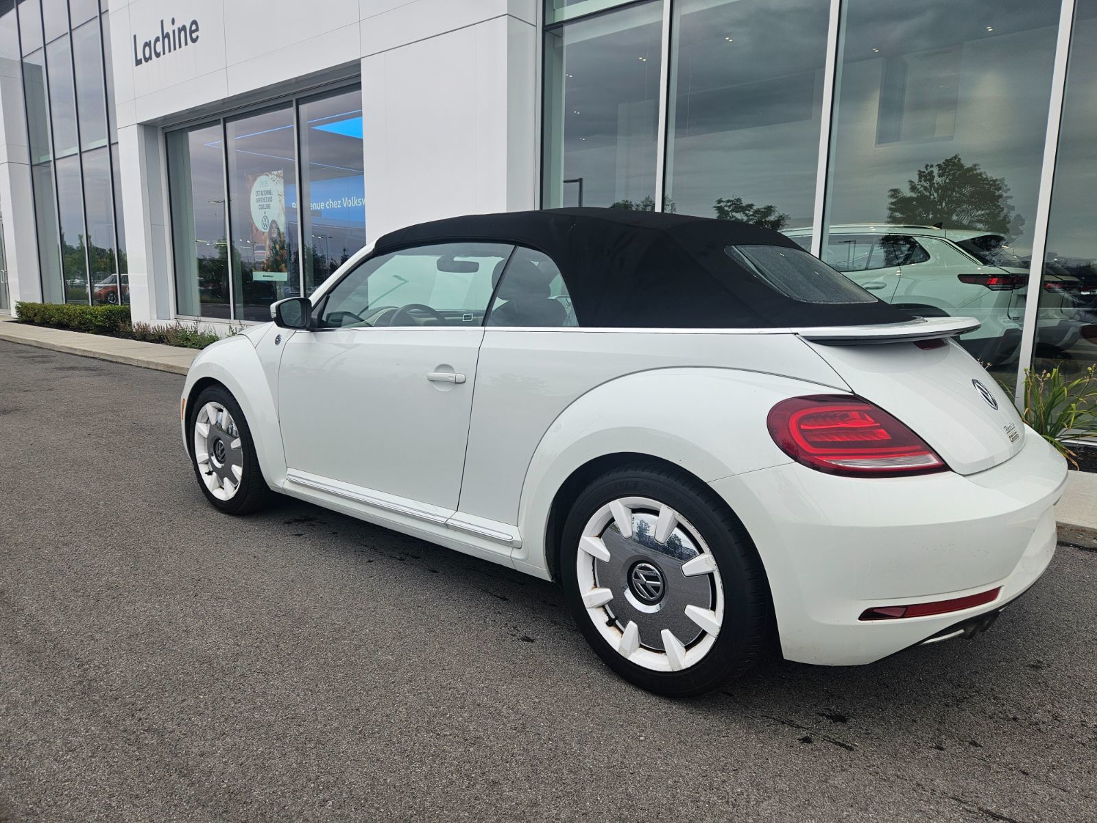 Photo 2019 Volkswagen Beetle Convertible WOLFSBURG EDITION/ 121$ PAR SEMAINE - 72 MOIS #2