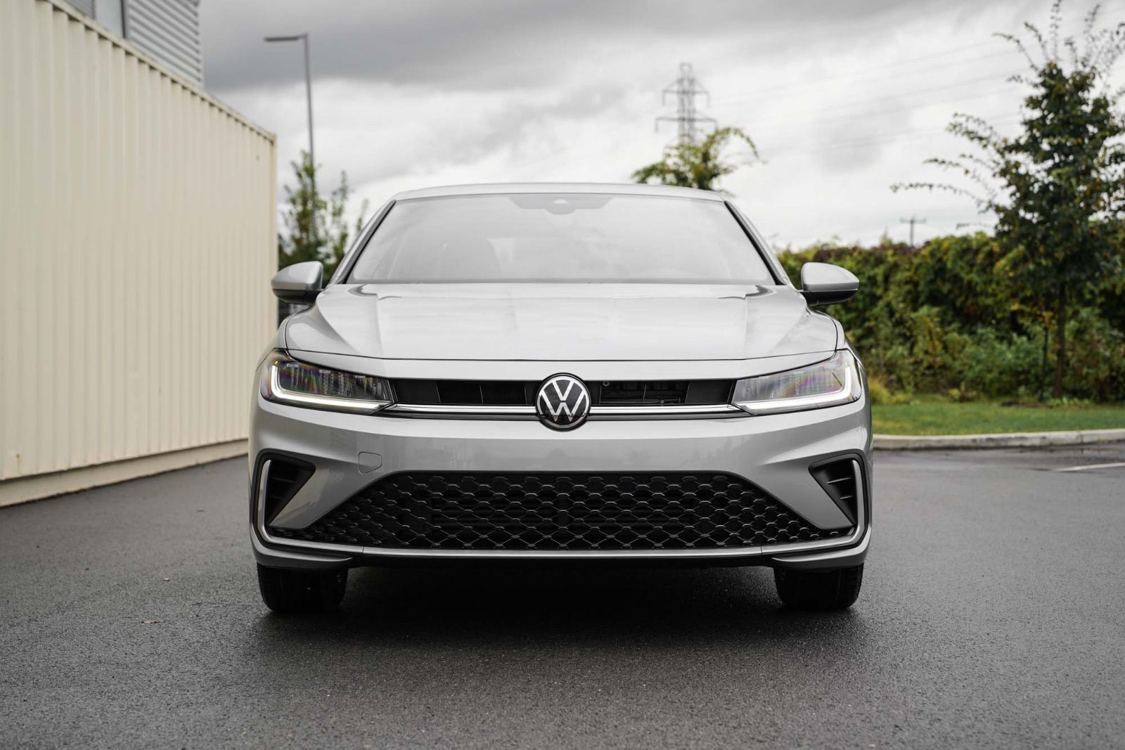Photo 2027 Volkswagen Jetta Comfortline #2