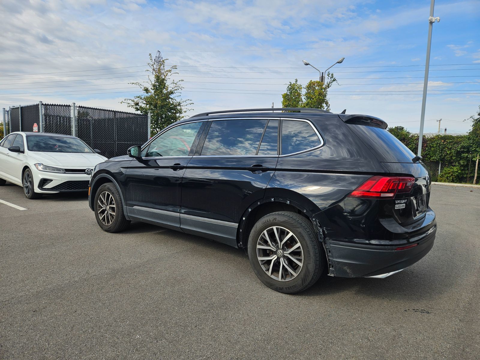 Photo 2019 Volkswagen Tiguan COMFORTLINE/ TOIT PANO/ 96$ PAR SEMAINE - 60 MOIS #2