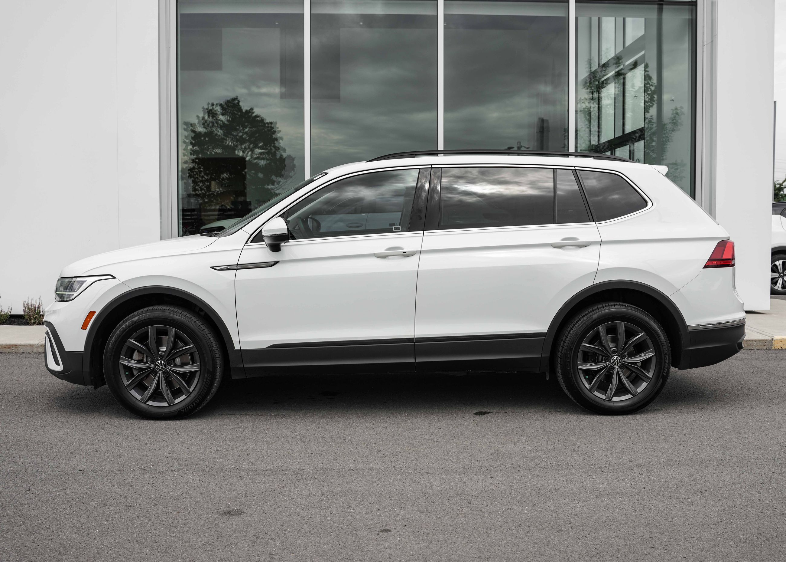 Photo 2022 Volkswagen Tiguan COMFORTLINE/ TOIT PANO/ 87$ PAR SEMAINE - 84 MOIS #3