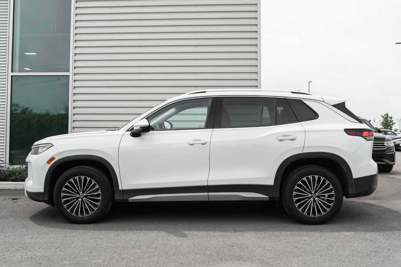 Photo 2025 Volkswagen Tiguan Comfortline #3