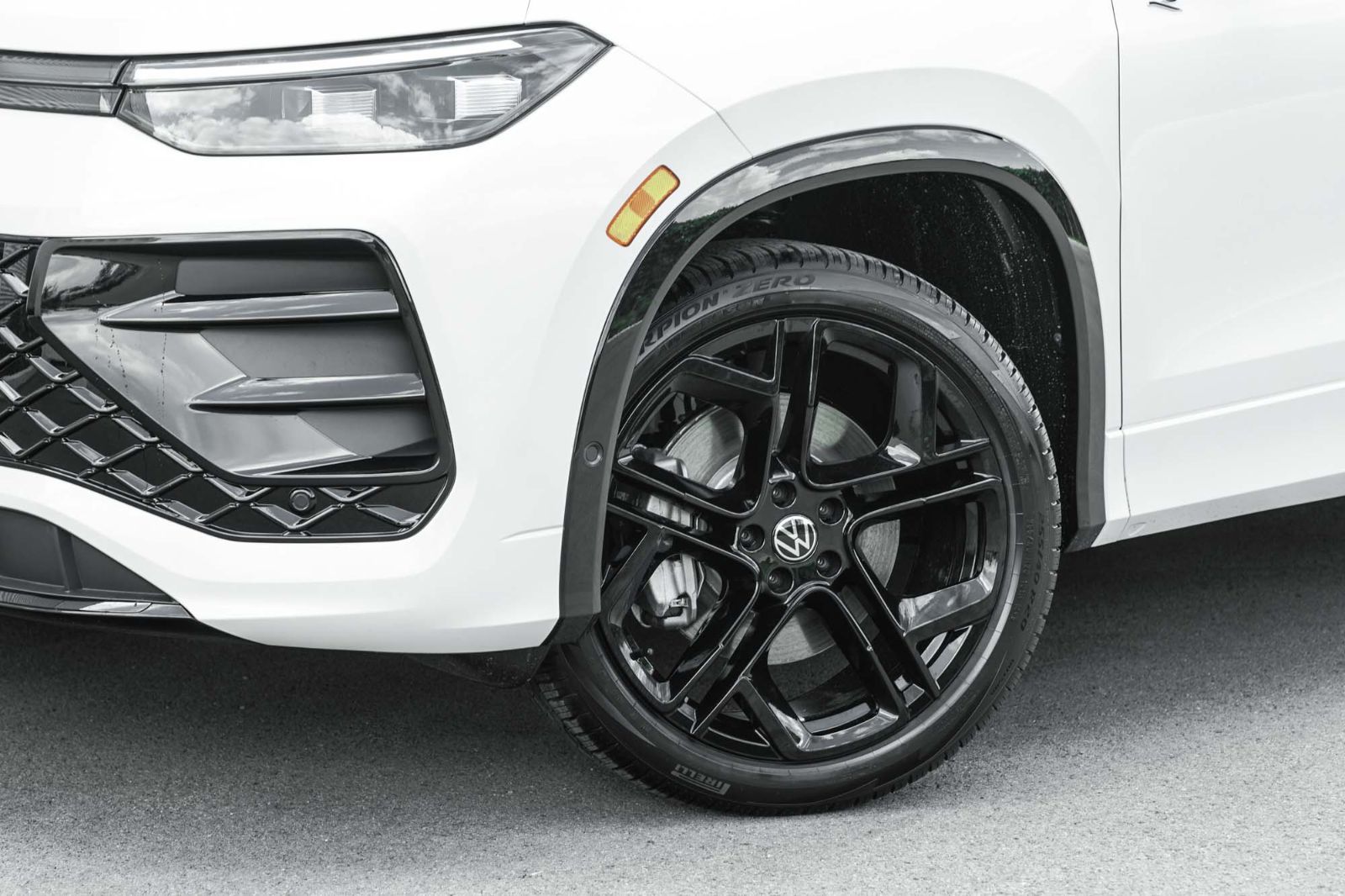 Photo 2026 Volkswagen Tiguan Comfortline R-Line Black Edition 4MOTION #7