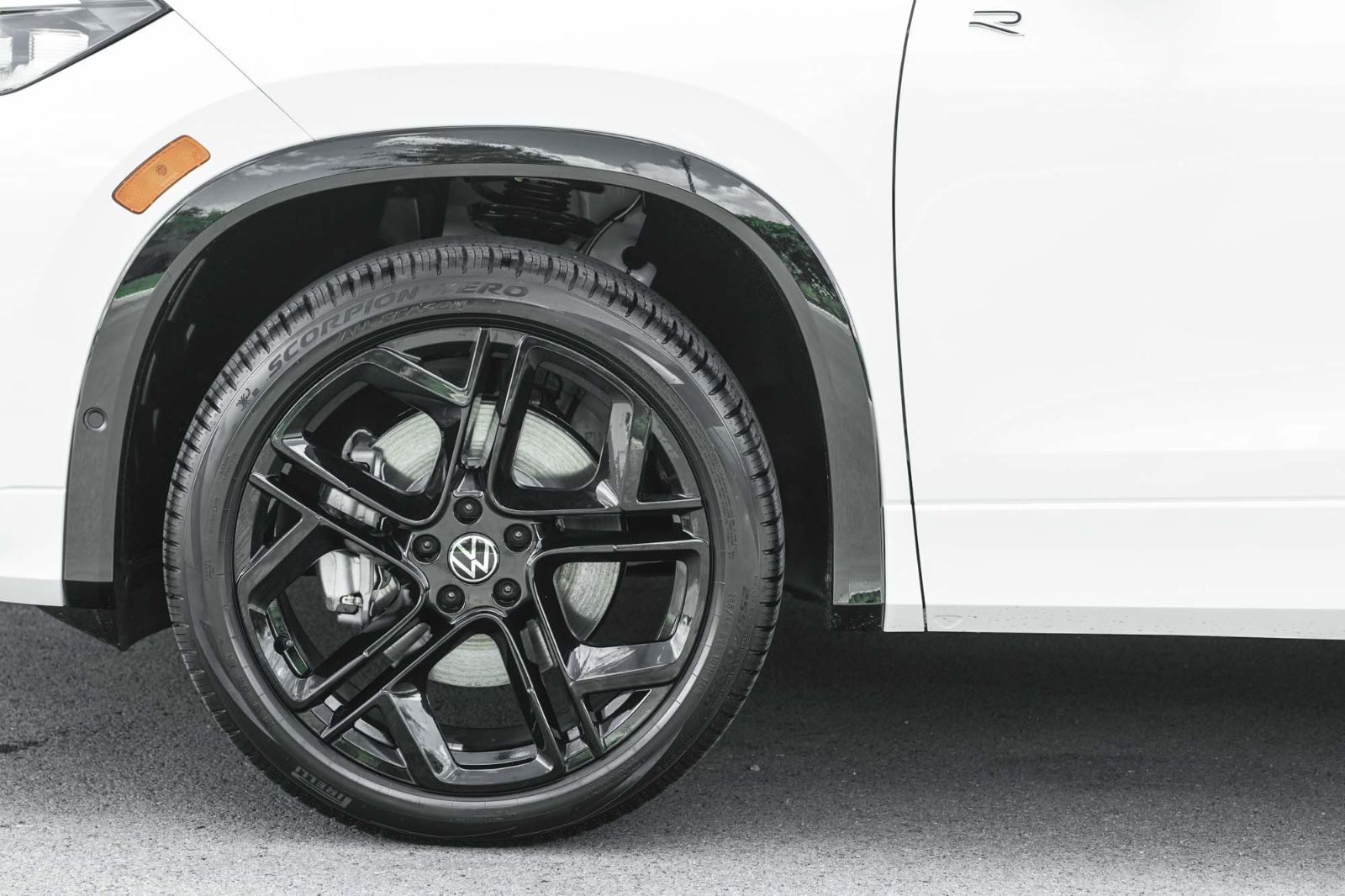 Photo 2026 Volkswagen Tiguan Comfortline R-Line Black Edition 4MOTION #8