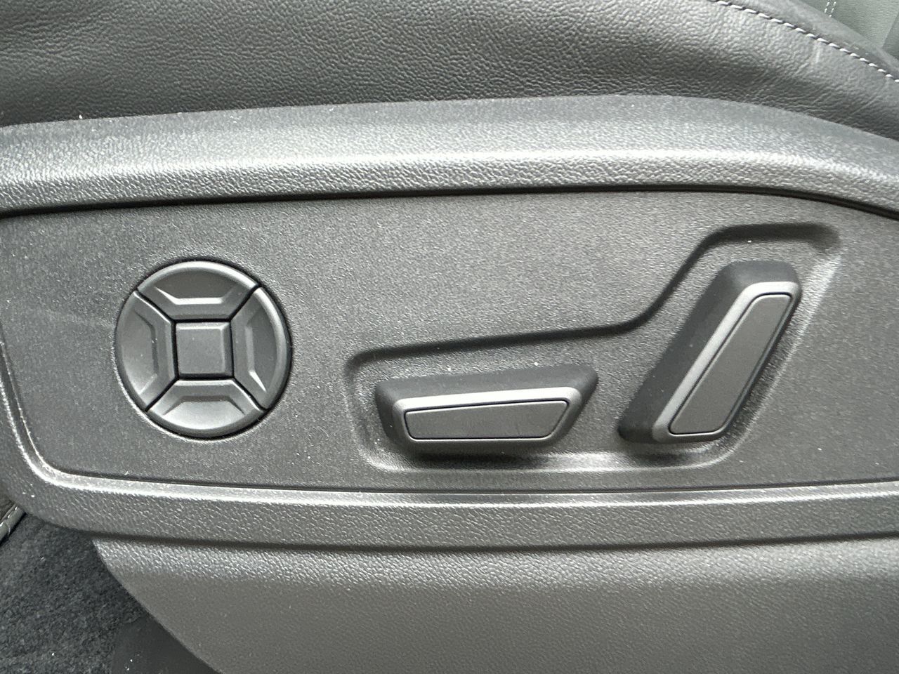 Audi All-New Q5  2025 à North Vancouver, Colombie-Britannique