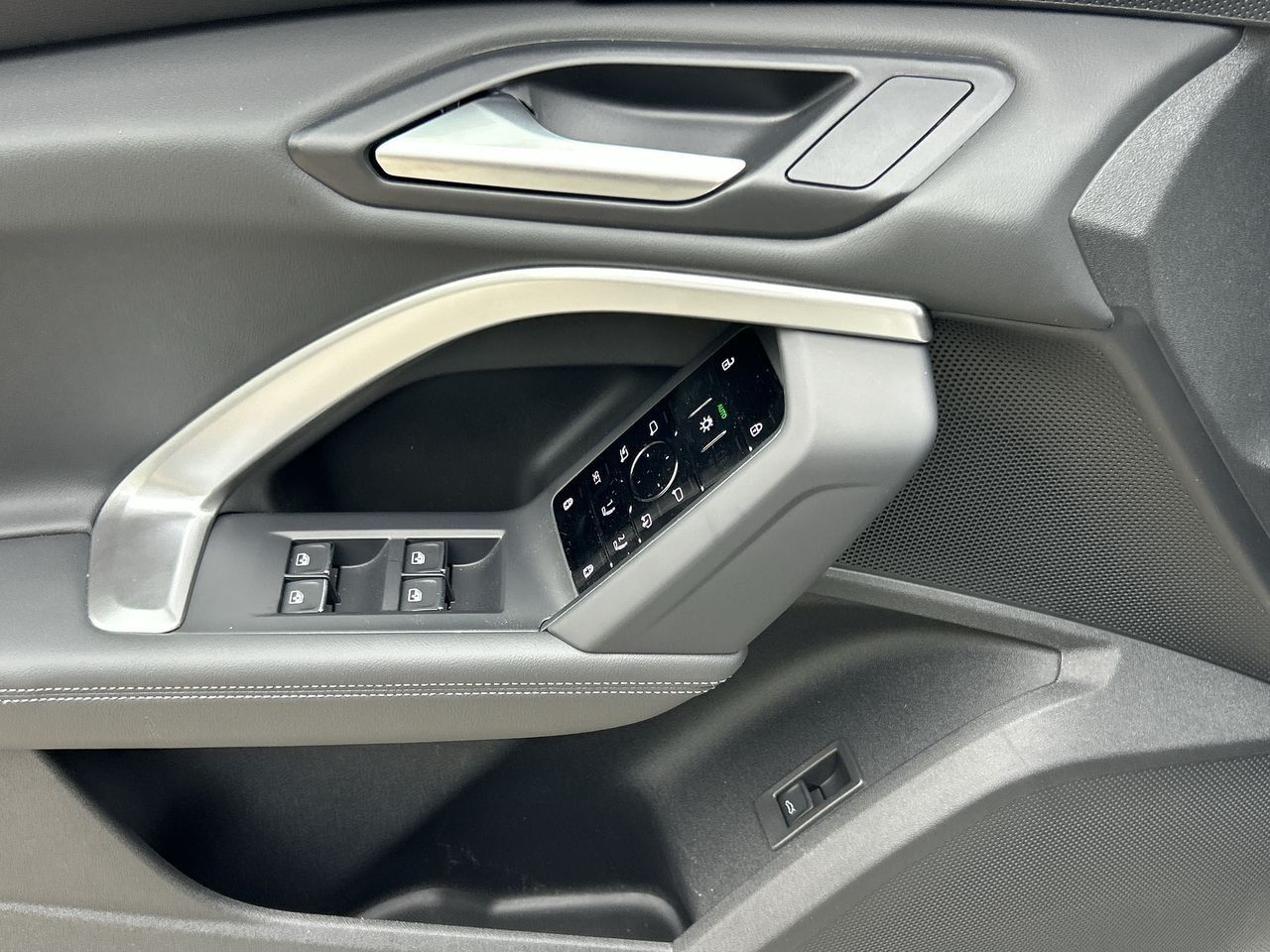 2025 Audi Q5 in North Vancouver, British Columbia