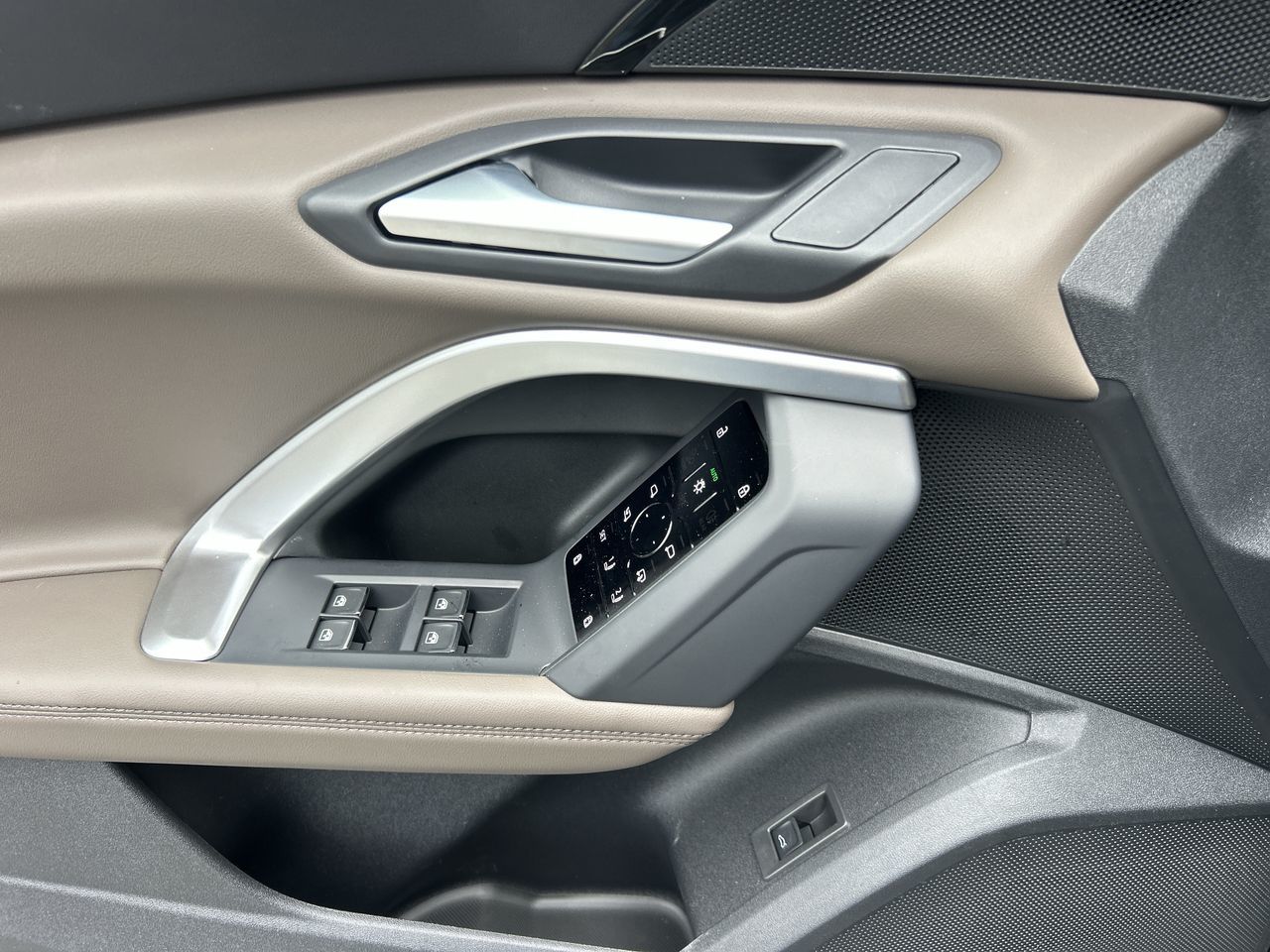 Audi All-New Q5  2025 à North Vancouver, Colombie-Britannique