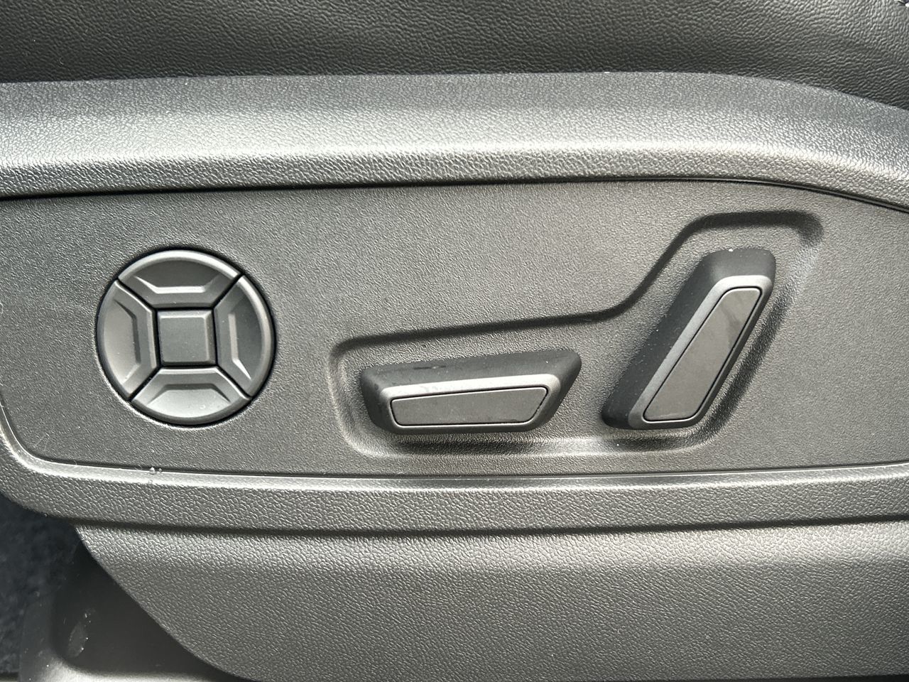 Audi All-New Q5  2025 à North Vancouver, Colombie-Britannique