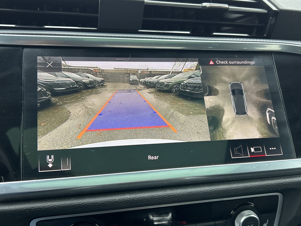 Audi Q3  2021 à North Vancouver, Colombie-Britannique