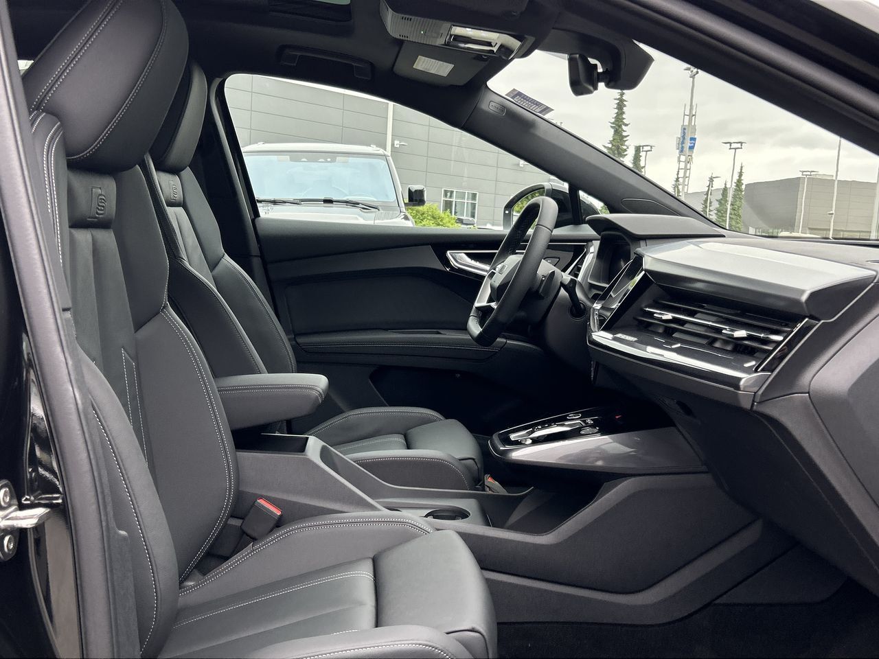 Audi Q4 e-tron  2025 à North Vancouver, Colombie-Britannique