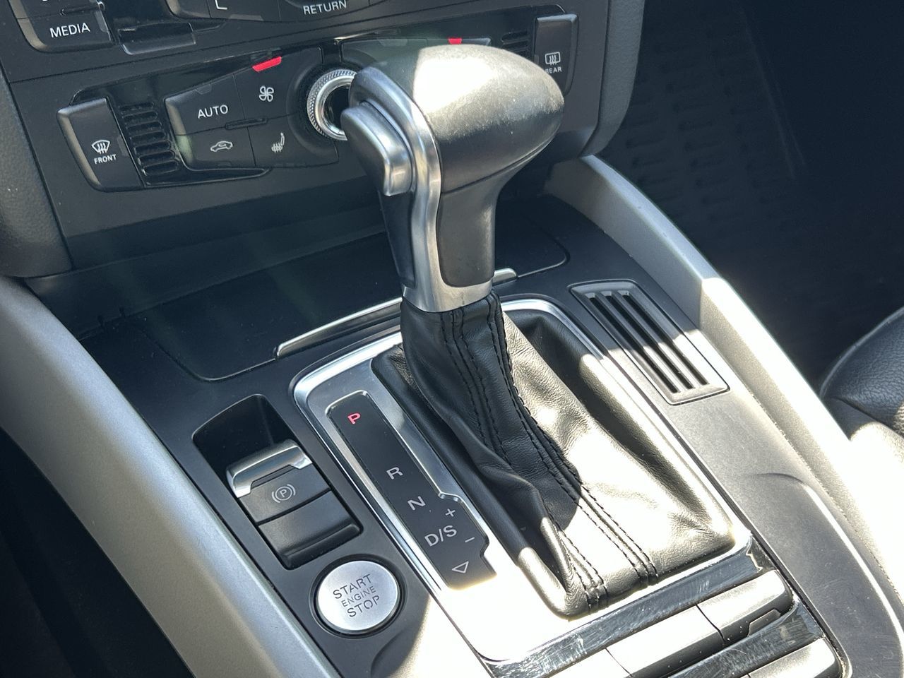 Audi Q5  2017 à North Vancouver, Colombie-Britannique
