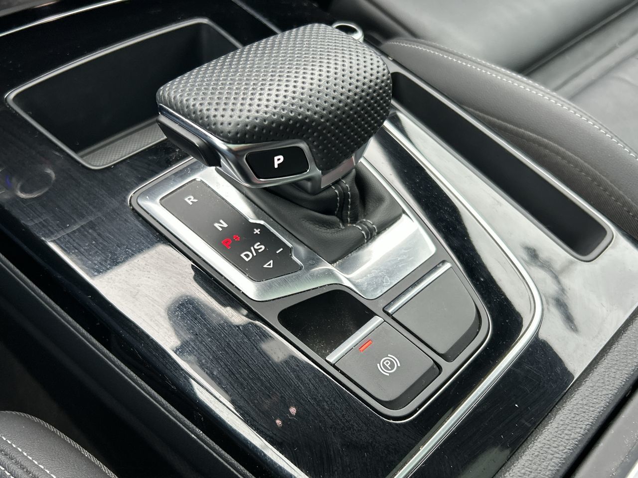 Audi Q5  2022 à North Vancouver, Colombie-Britannique