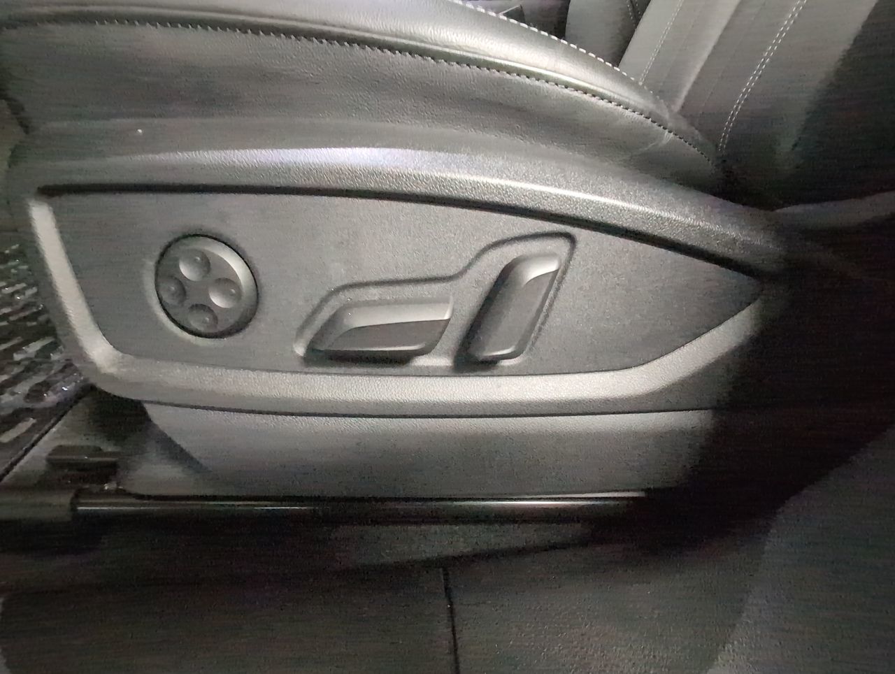 2024 Audi Q5 in North Vancouver, British Columbia
