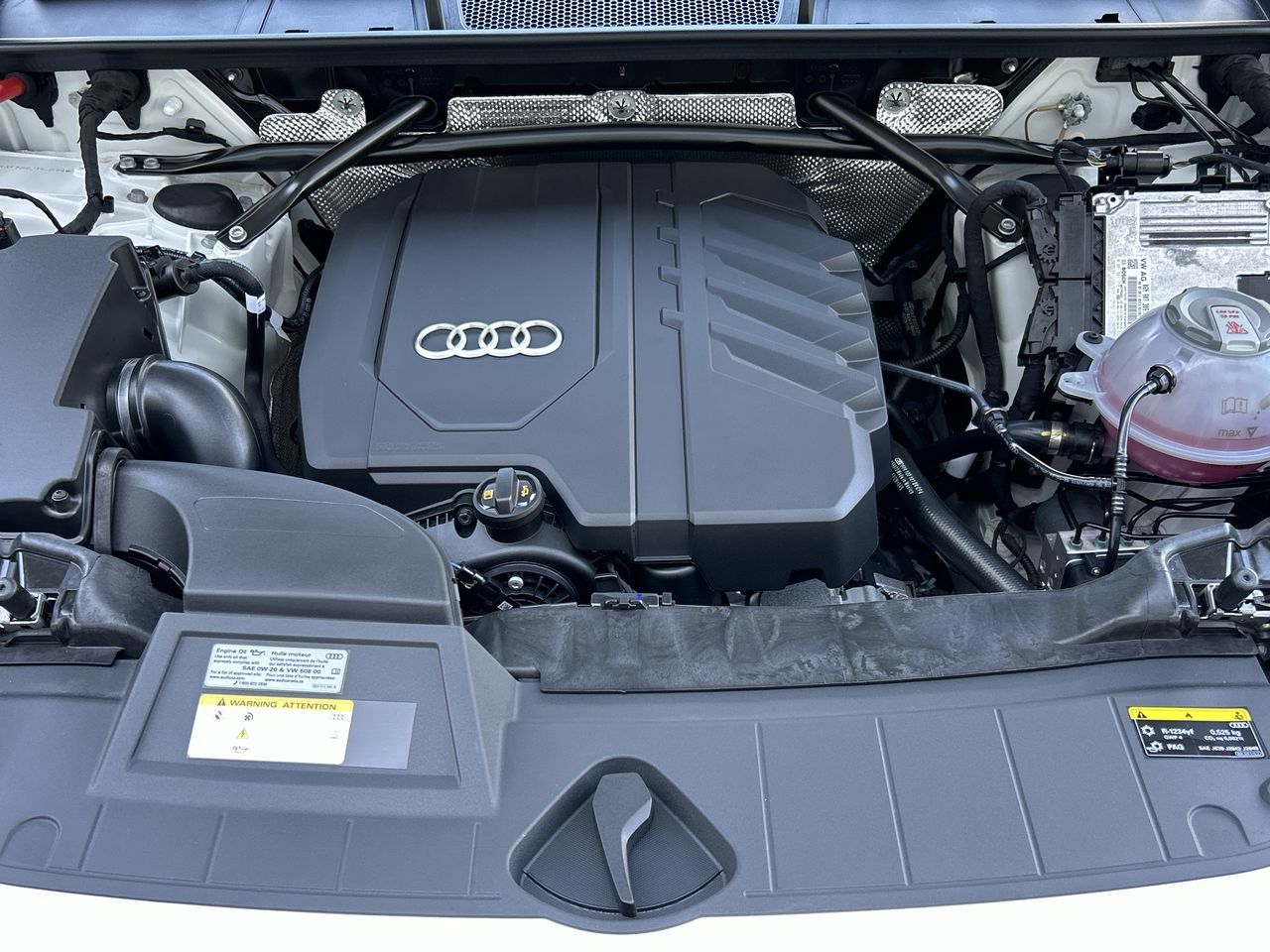 Audi Q5  2024 à North Vancouver, Colombie-Britannique
