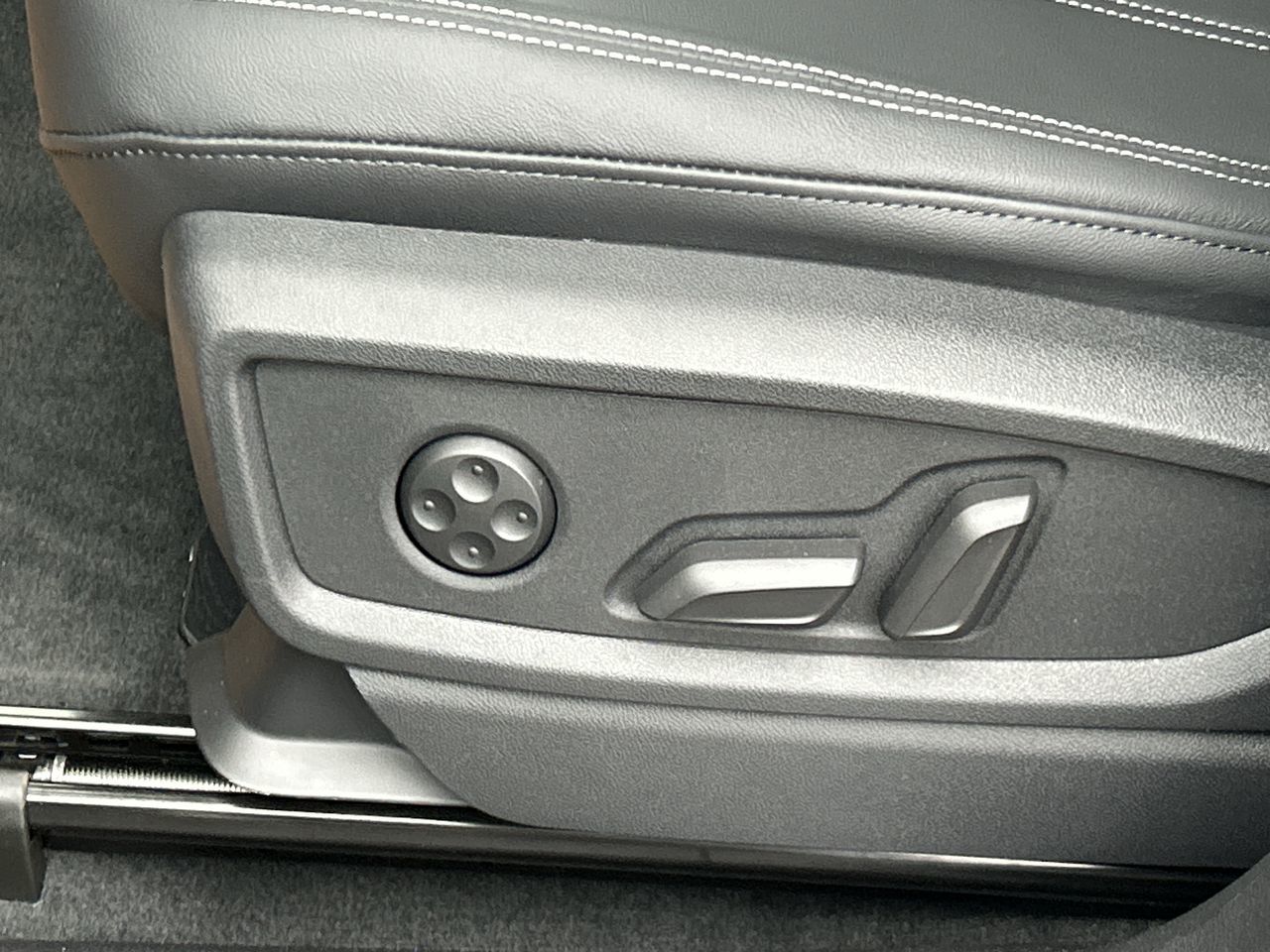 2025 Audi Q5 in North Vancouver, British Columbia