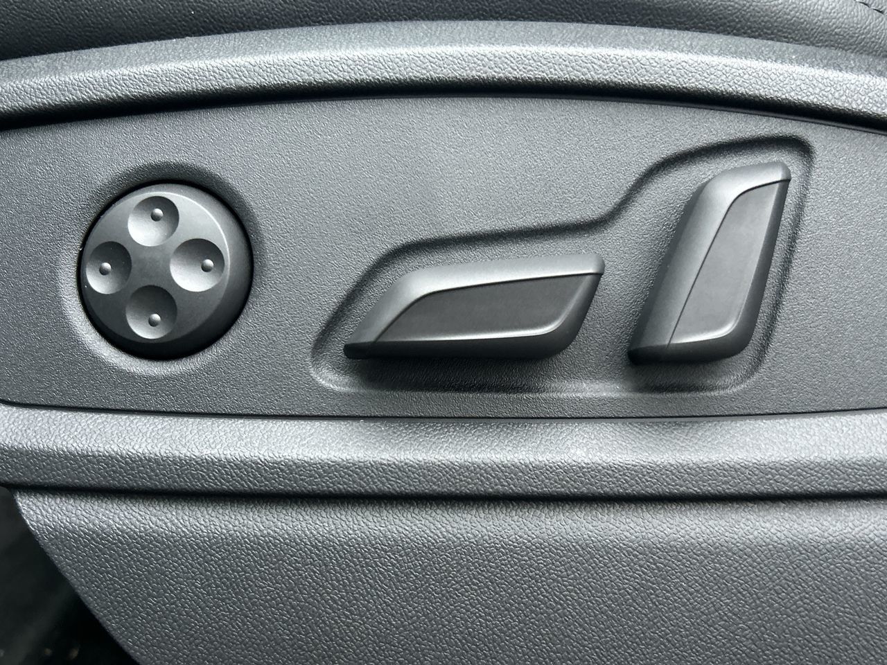 2025 Audi Q5 in North Vancouver, British Columbia