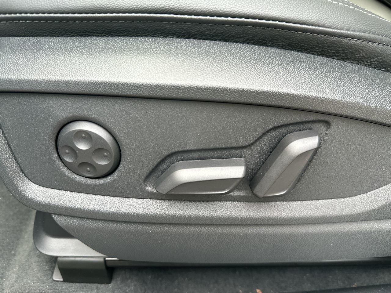 2025 Audi Q5 in North Vancouver, British Columbia