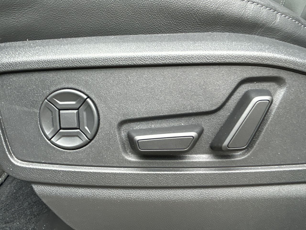 2025 Audi Q5 in North Vancouver, British Columbia