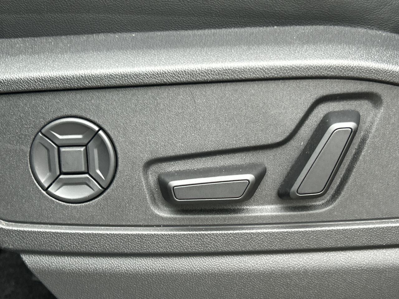 2025 Audi Q5 in North Vancouver, British Columbia