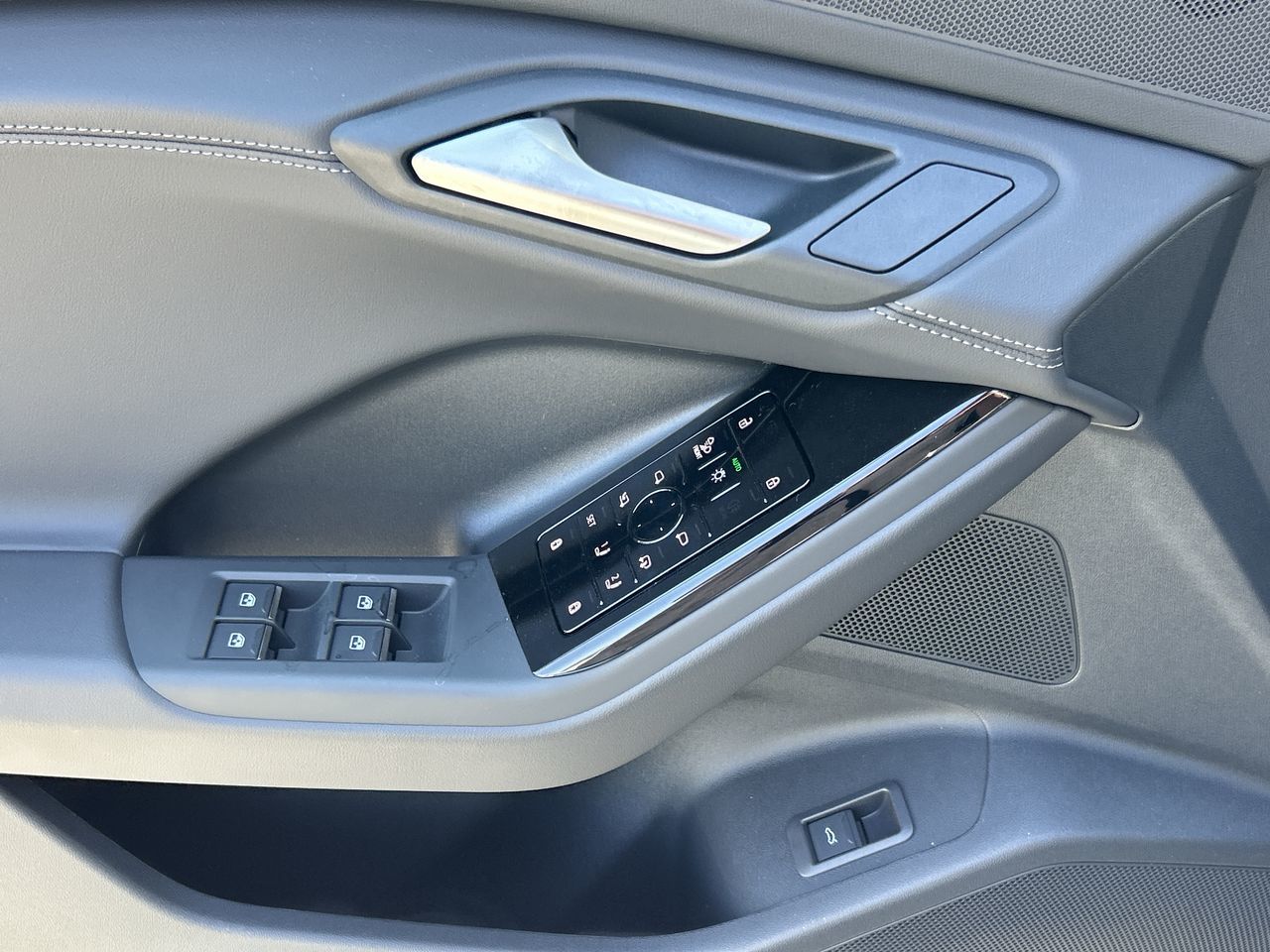 2025 Audi Q6 e-tron in North Vancouver, British Columbia