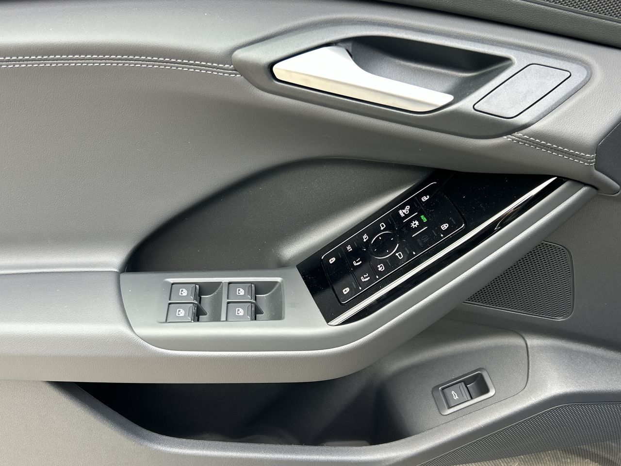 Audi Q6 e-tron  2025 à North Vancouver, Colombie-Britannique