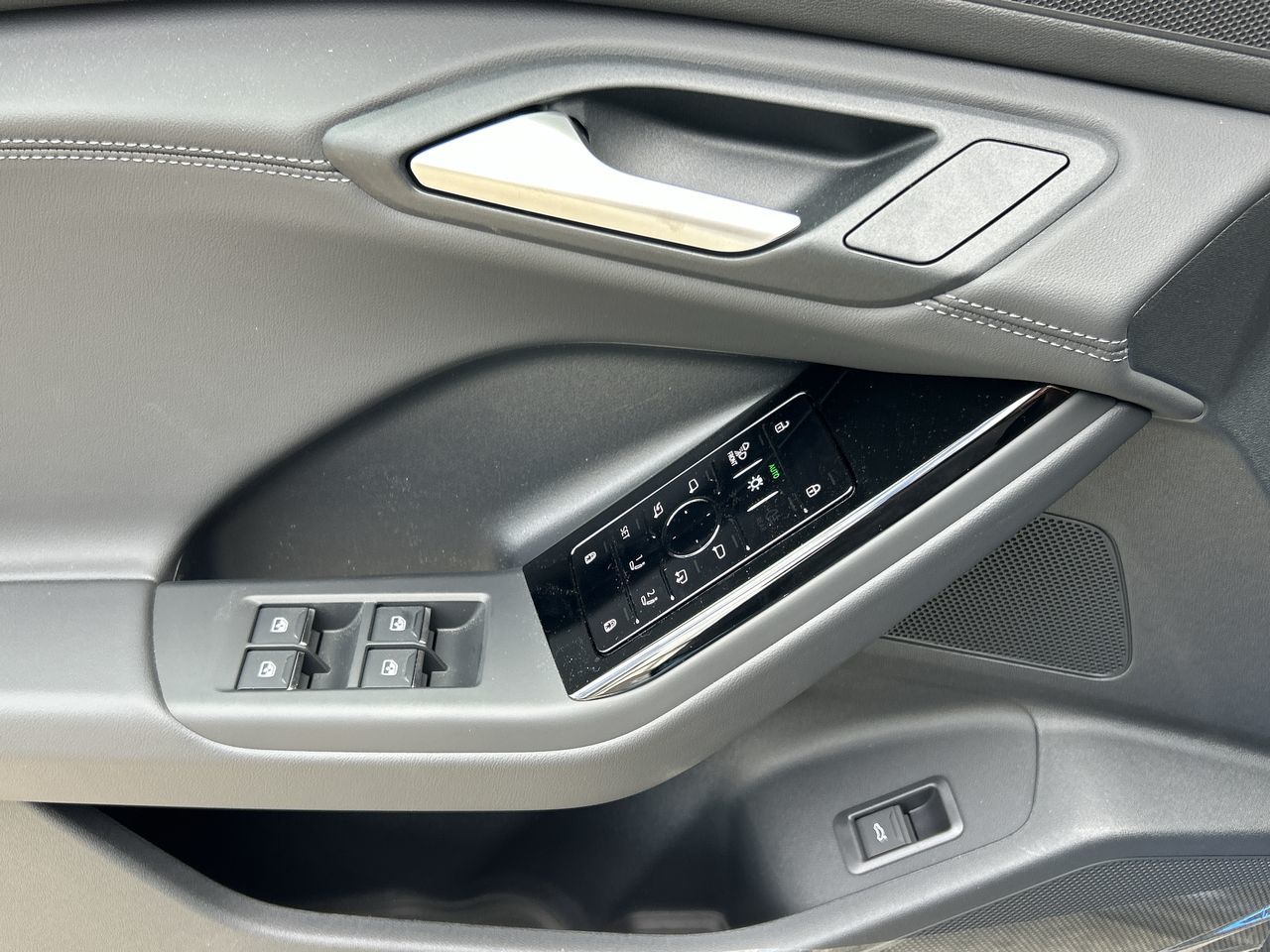 2025 Audi Q6 e-tron in North Vancouver, British Columbia