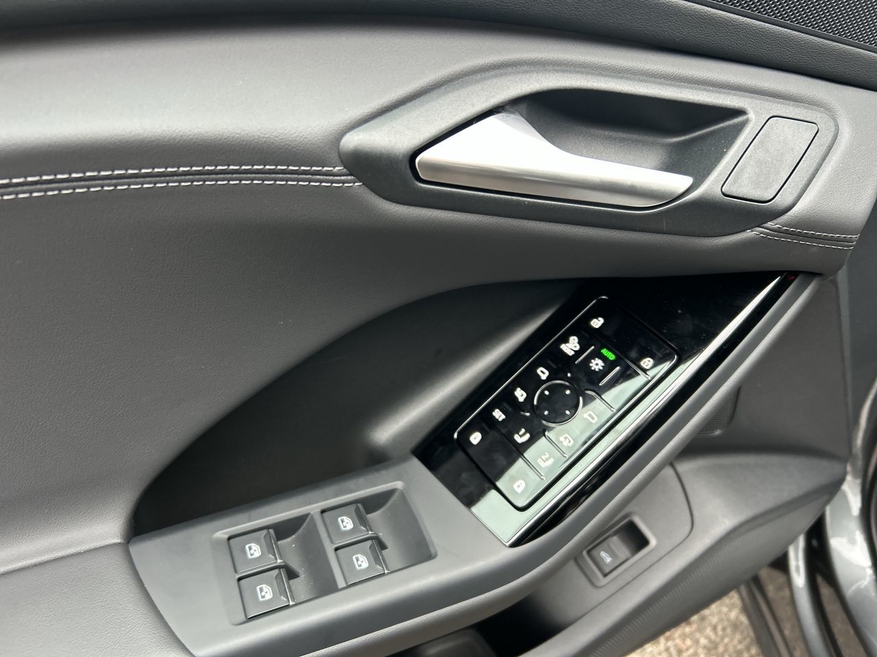 Audi Q6 e-tron  2025 à North Vancouver, Colombie-Britannique