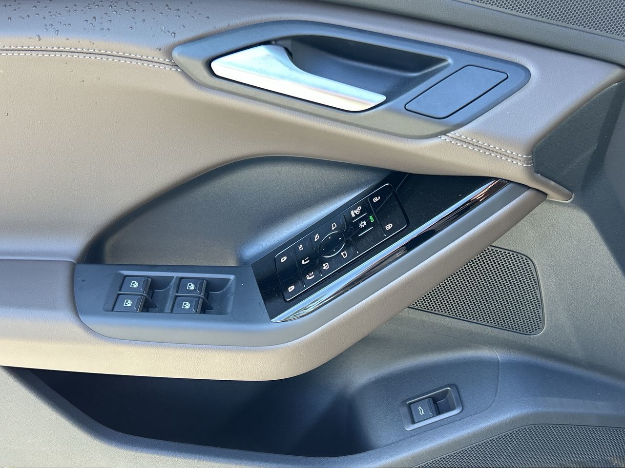 Audi Q6 e-tron  2025 à North Vancouver, Colombie-Britannique