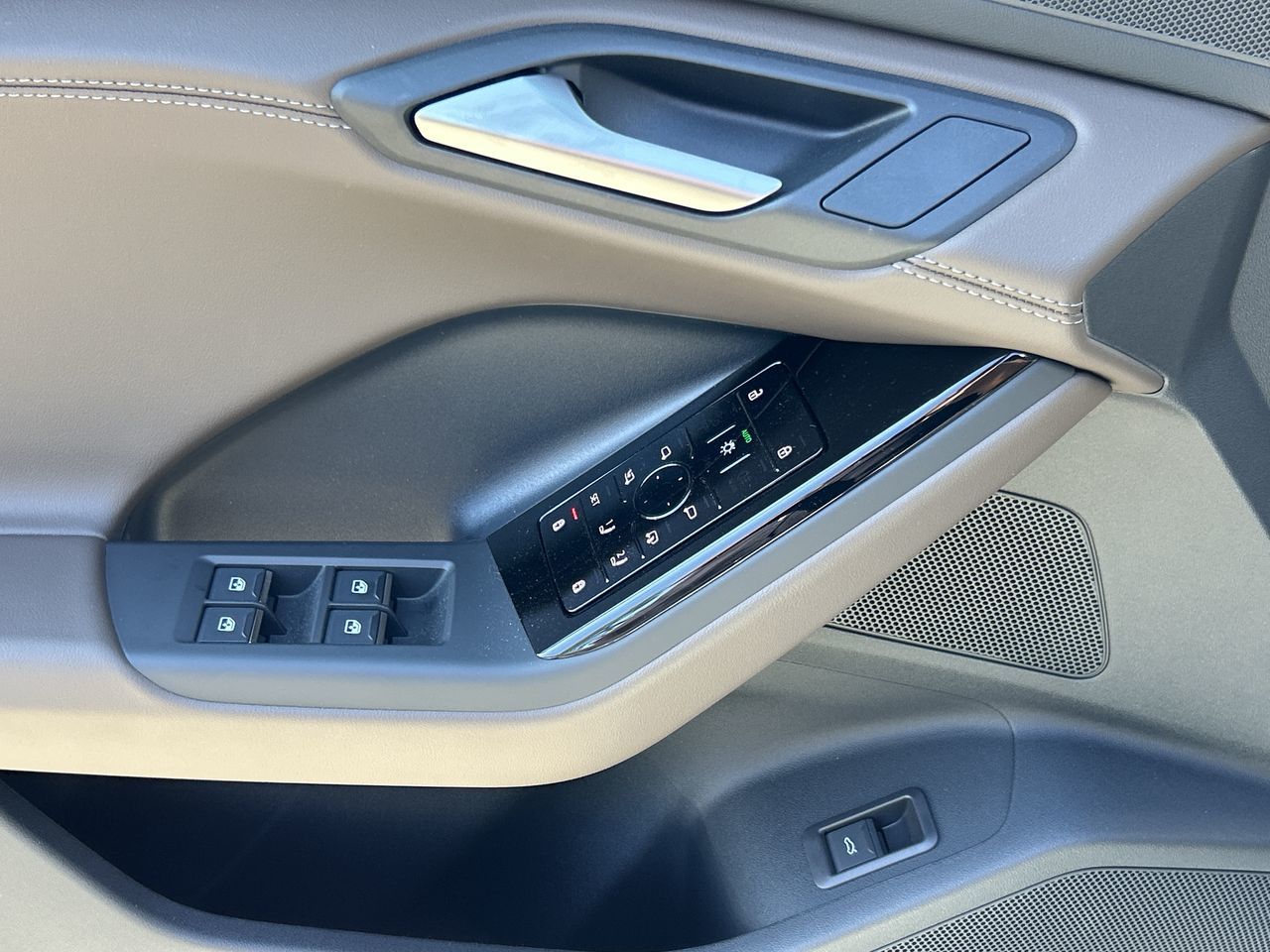 2025 Audi Q6 e-tron in North Vancouver, British Columbia