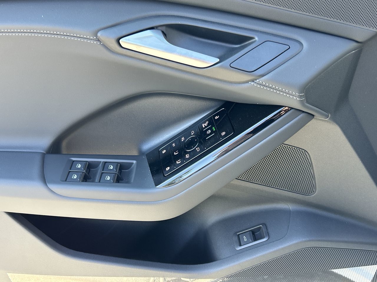 2025 Audi Q6 e-tron in North Vancouver, British Columbia