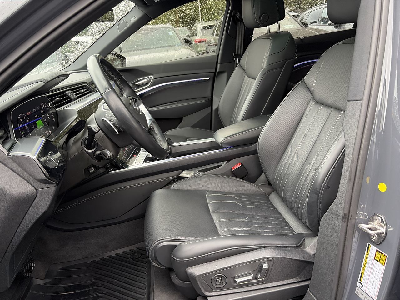 Audi Q8 e-tron  2024 à North Vancouver, Colombie-Britannique