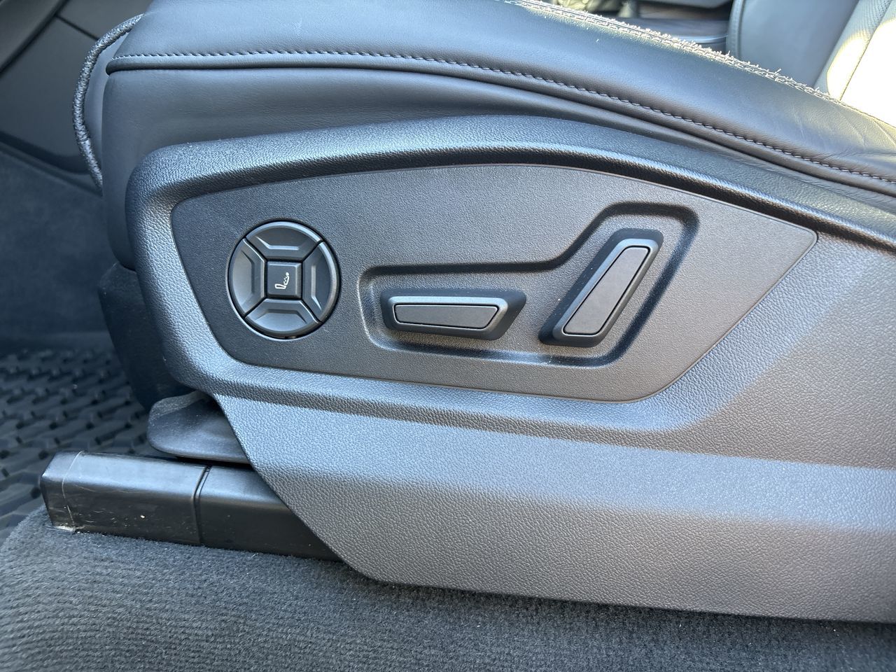 Audi Q8  2023 à North Vancouver, Colombie-Britannique