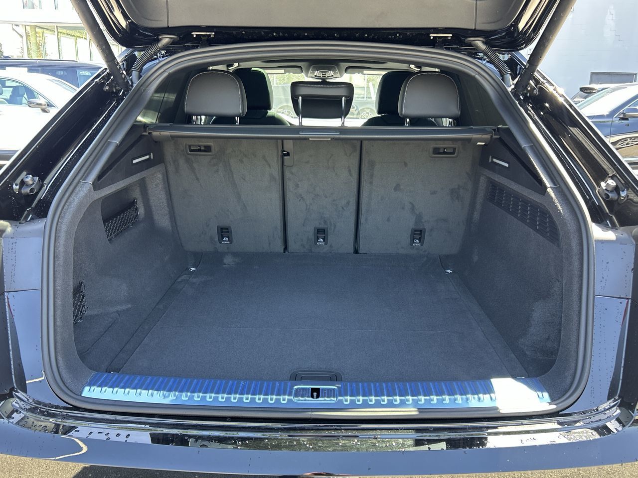 2025 Audi Q8 in North Vancouver, British Columbia