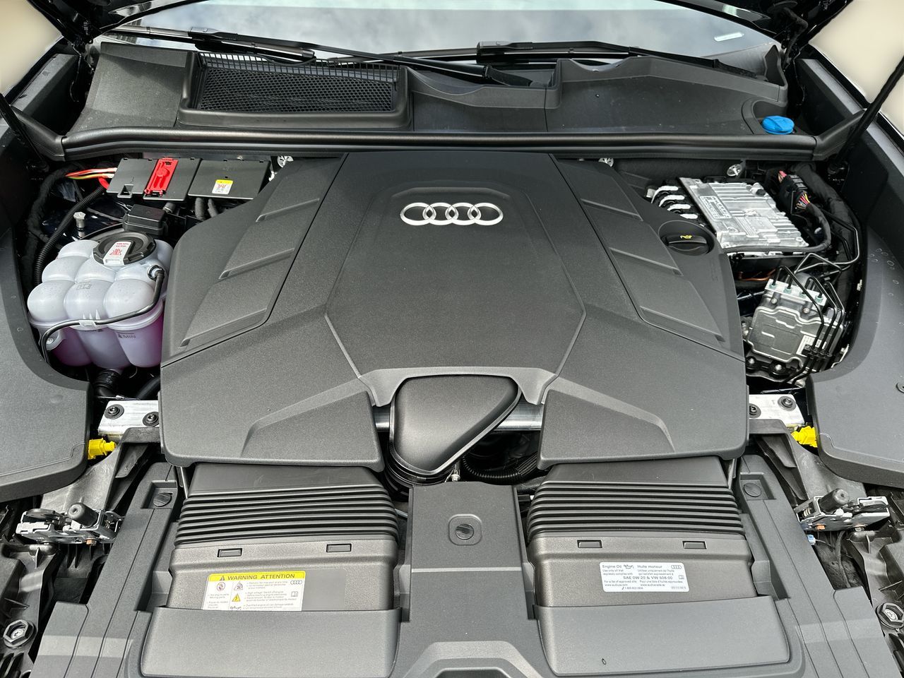2025 Audi Q8 in North Vancouver, British Columbia
