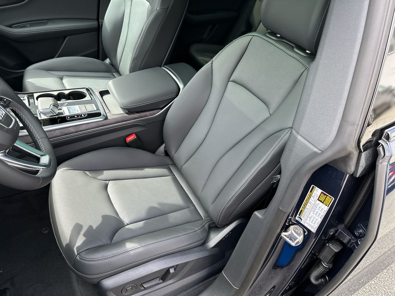 2025 Audi Q8 in North Vancouver, British Columbia