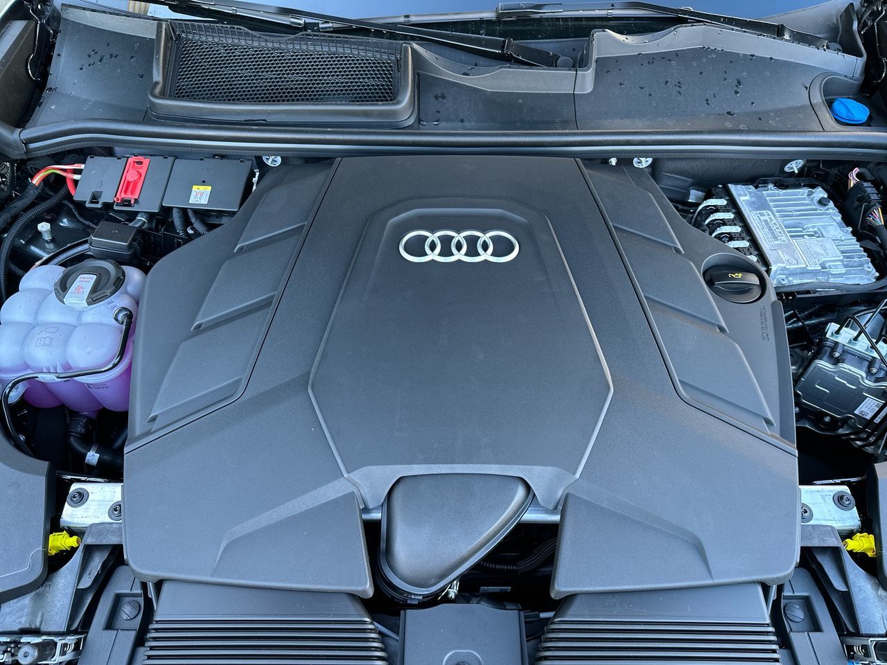 2025 Audi Q8 in North Vancouver, British Columbia