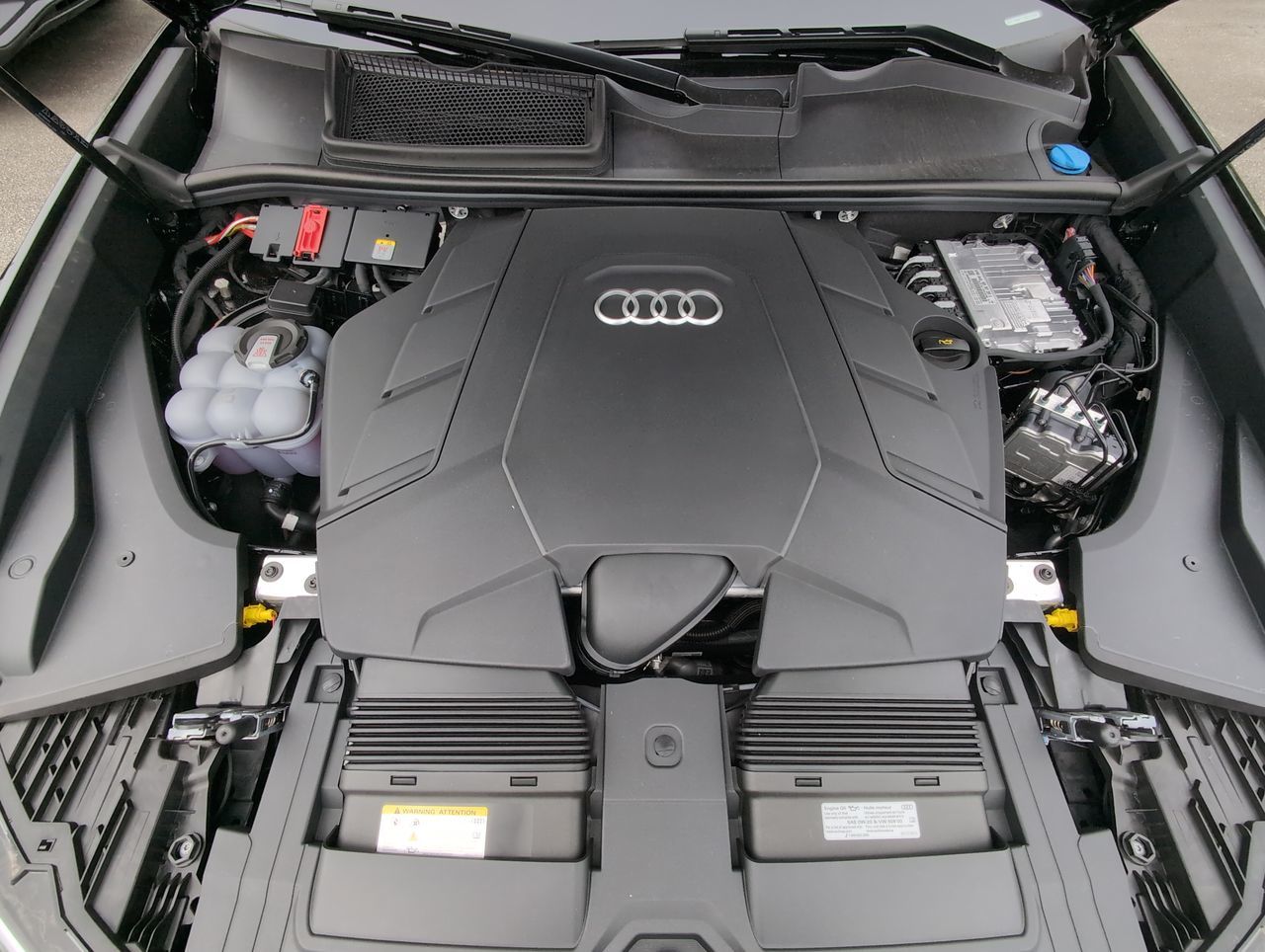 2025 Audi Q8 in North Vancouver, British Columbia