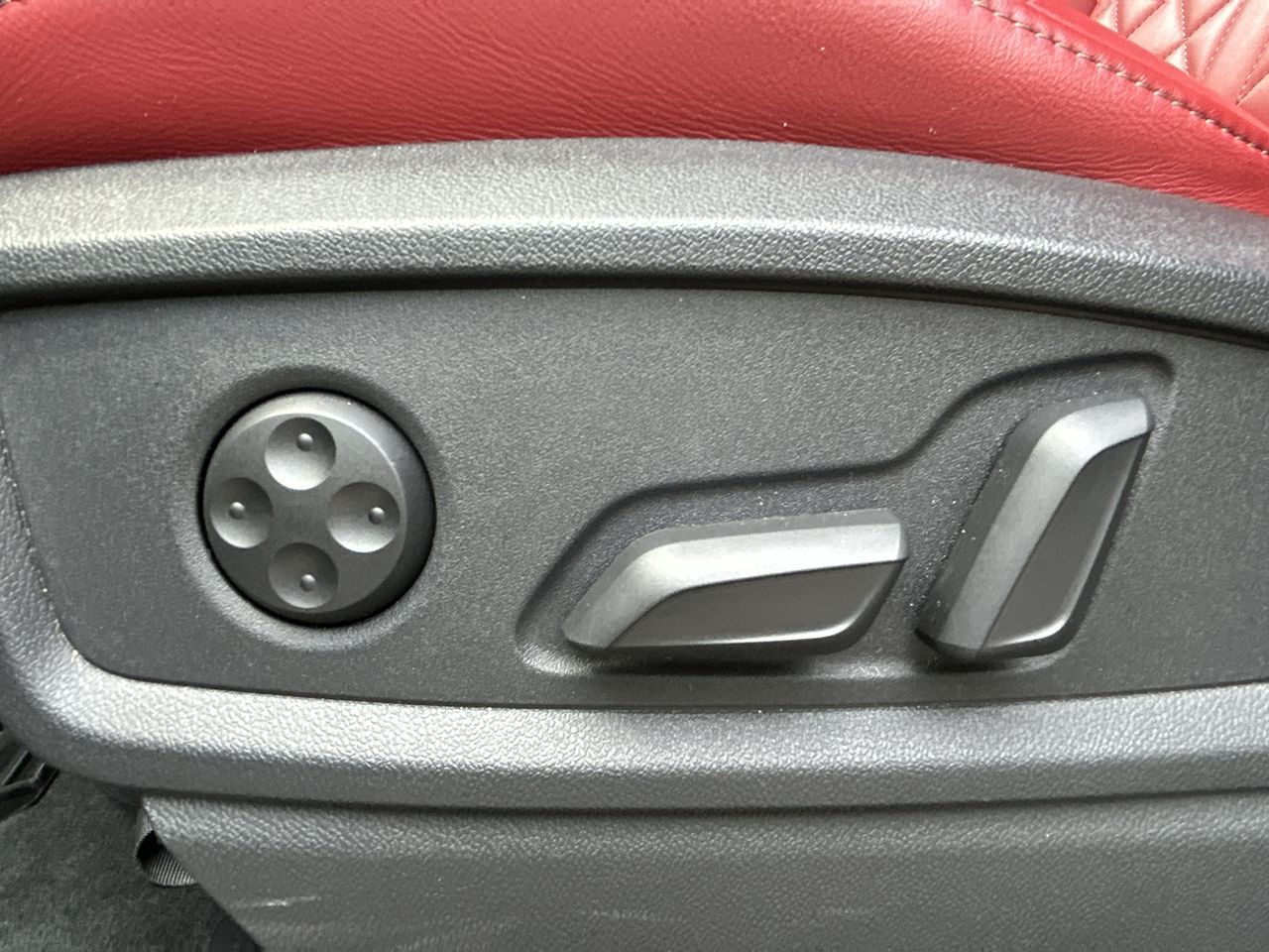 2023 Audi SQ5 in North Vancouver, British Columbia