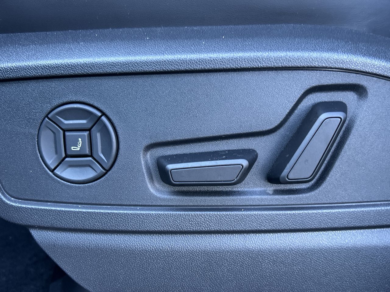 2025 Audi SQ5 in North Vancouver, British Columbia