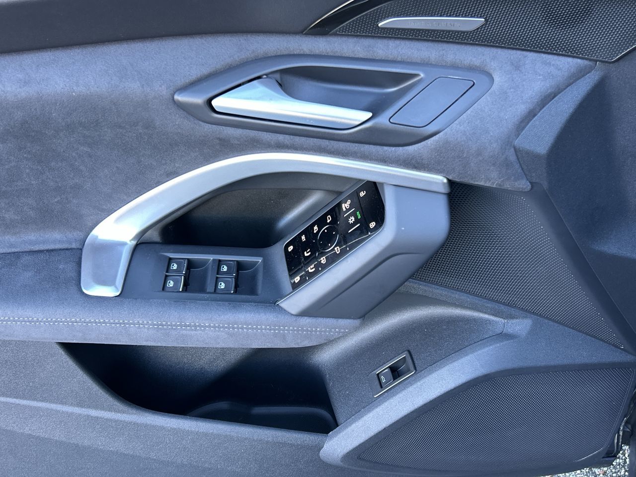 2025 Audi SQ5 in North Vancouver, British Columbia