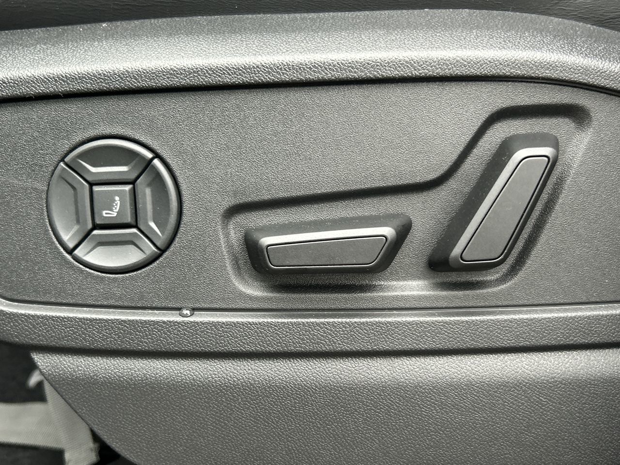 2025 Audi SQ5 in North Vancouver, British Columbia