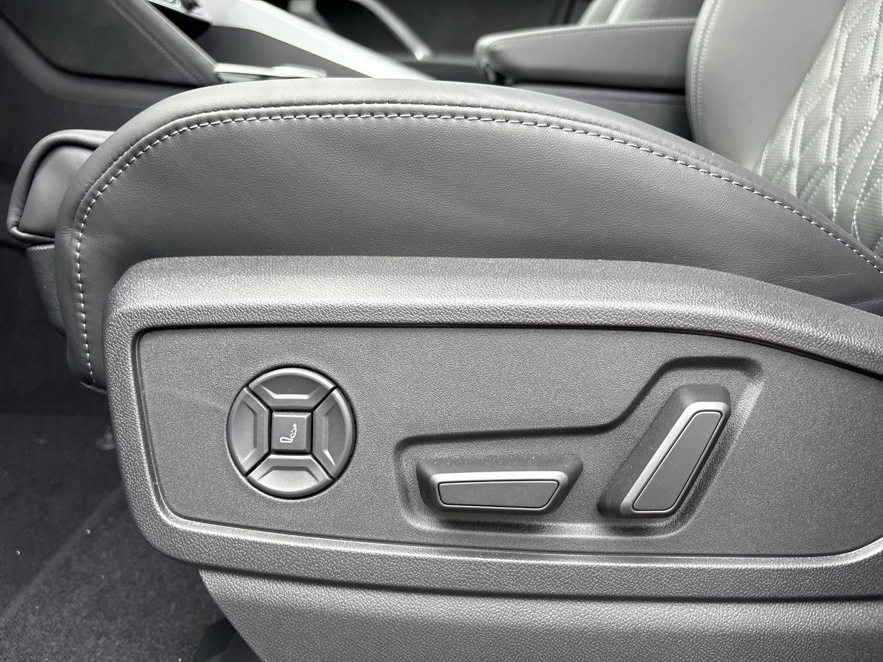 Audi SQ5  2026 à North Vancouver, Colombie-Britannique