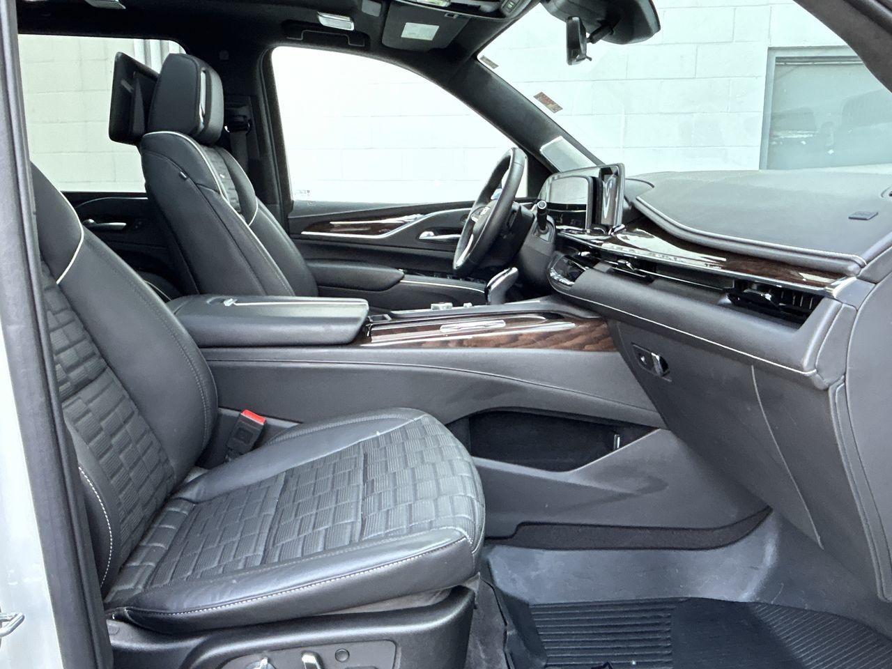 2022 Cadillac Escalade ESV in North Vancouver, British Columbia
