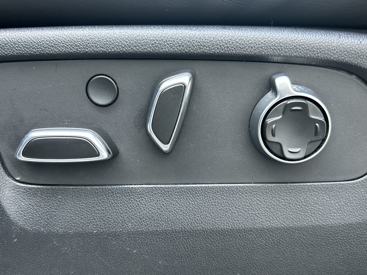 2022 Cadillac Escalade ESV in North Vancouver, British Columbia