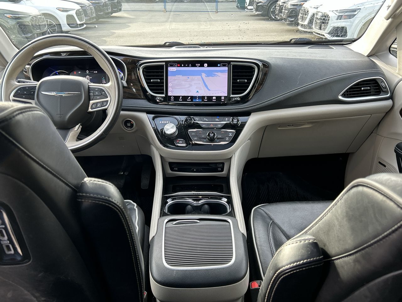 Chrysler Pacifica Hybrid  2021 à North Vancouver, Colombie-Britannique