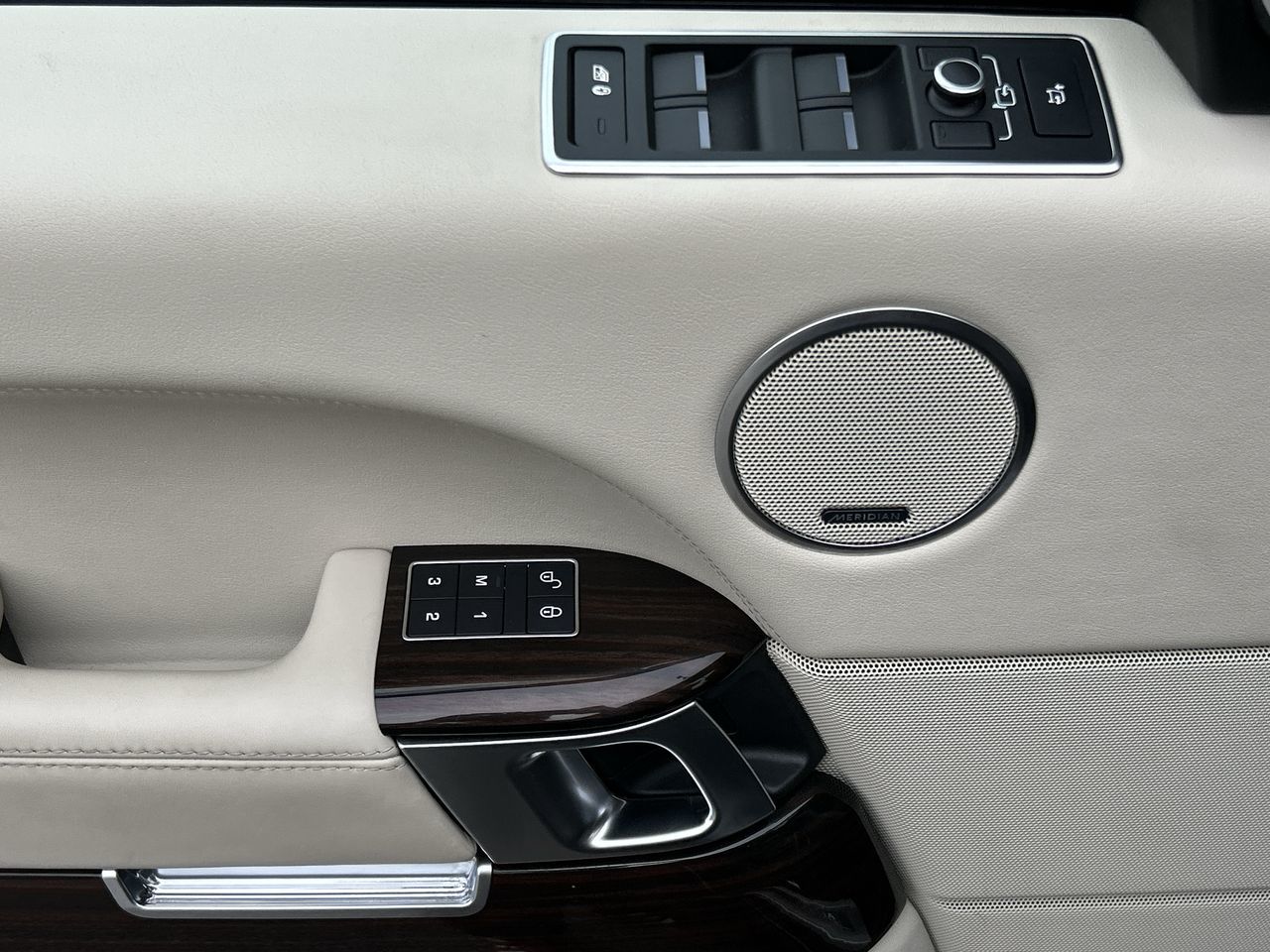 2017 Land Rover Range Rover in North Vancouver, British Columbia