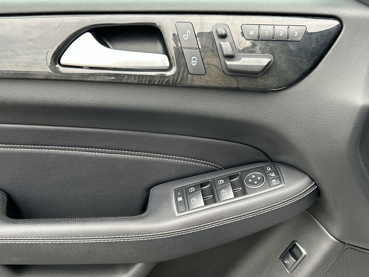 Mercedes-Benz M-Class  2013 à North Vancouver, Colombie-Britannique