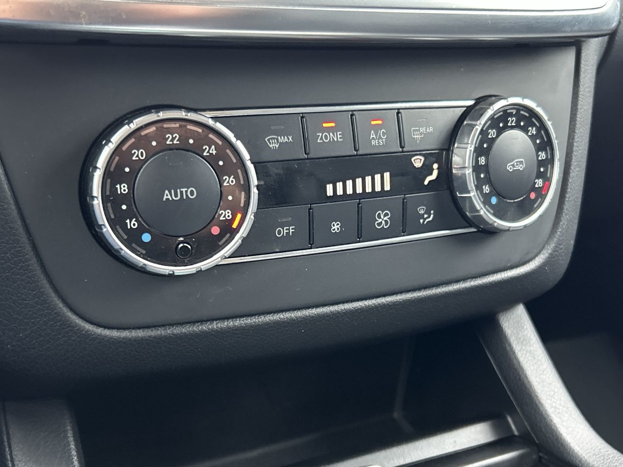 Mercedes-Benz M-Class  2013 à North Vancouver, Colombie-Britannique