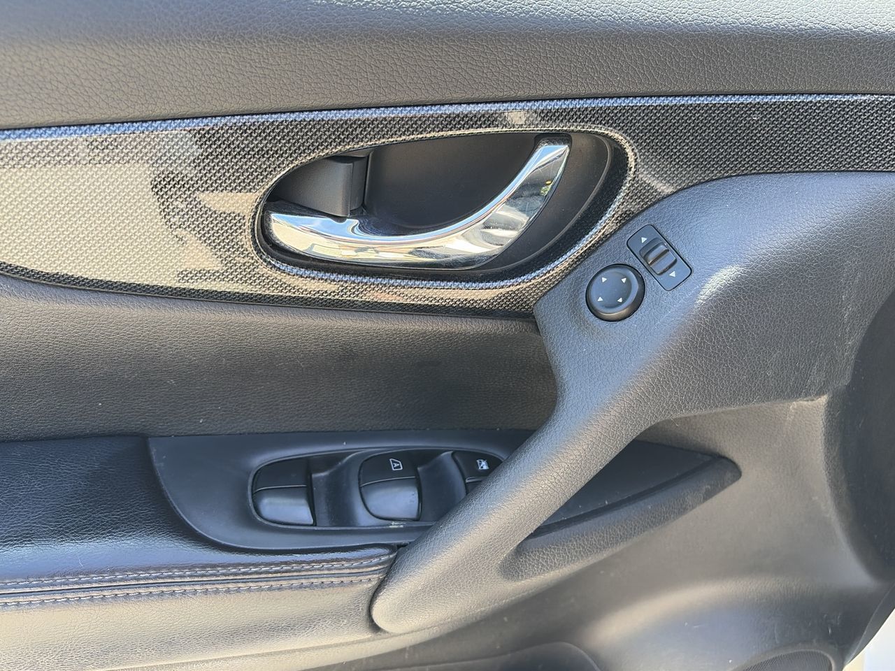 2014 Nissan Rogue in North Vancouver, British Columbia