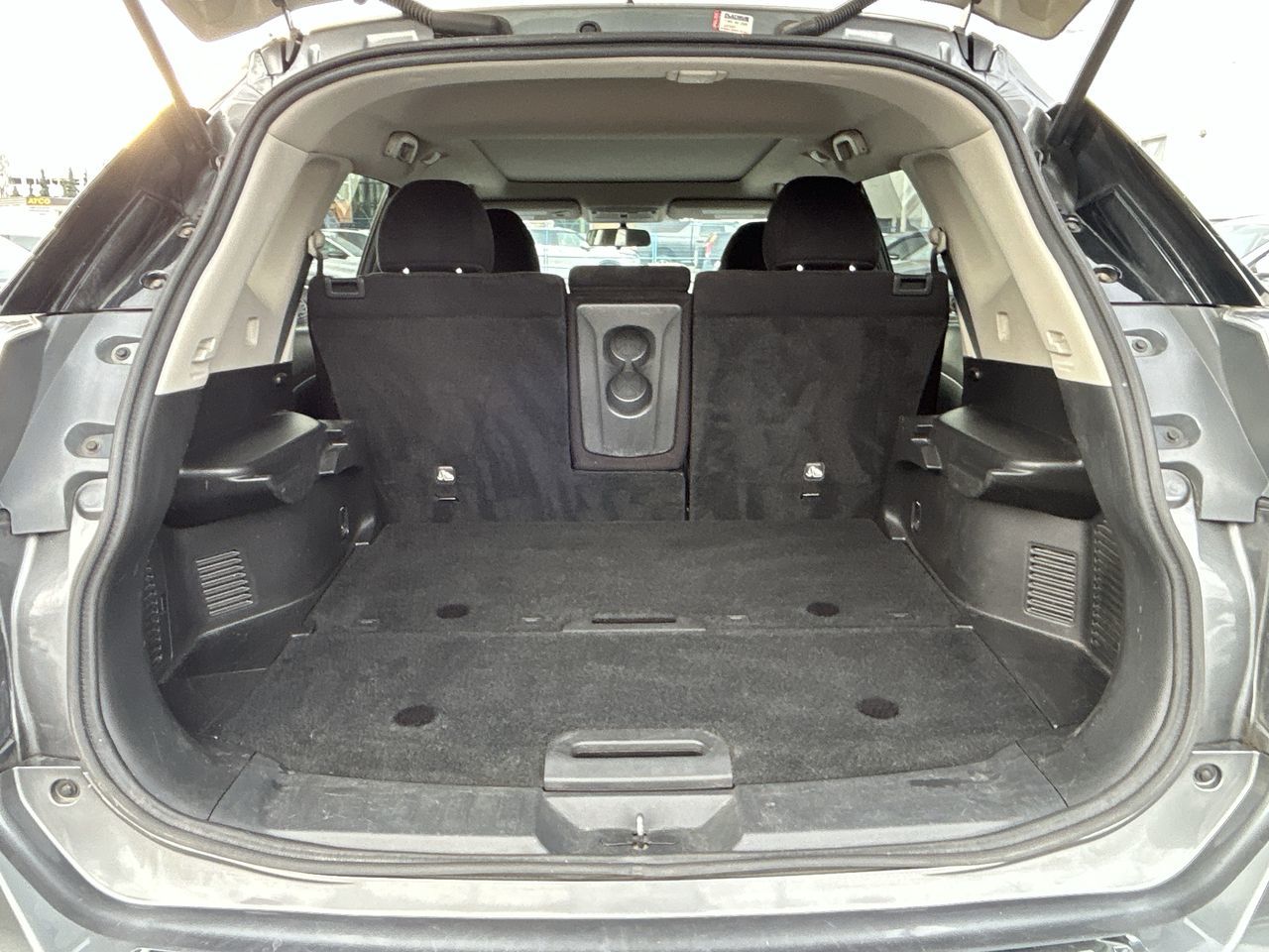 Nissan Rogue  2015 à North Vancouver, Colombie-Britannique